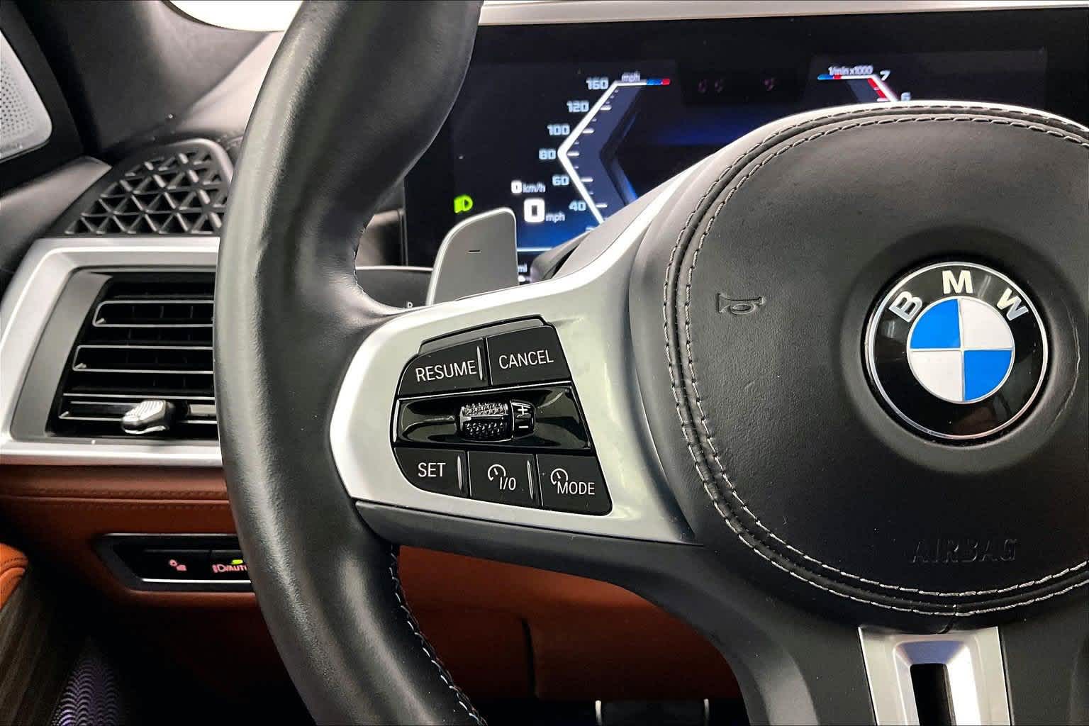 2025 BMW X7 M60i