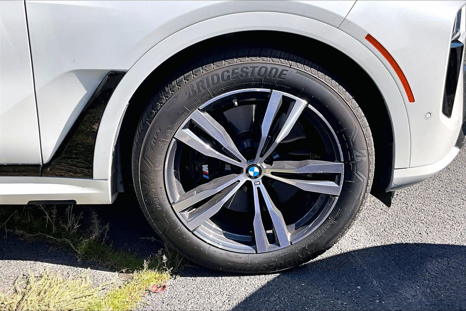 2025 BMW X7 M60i