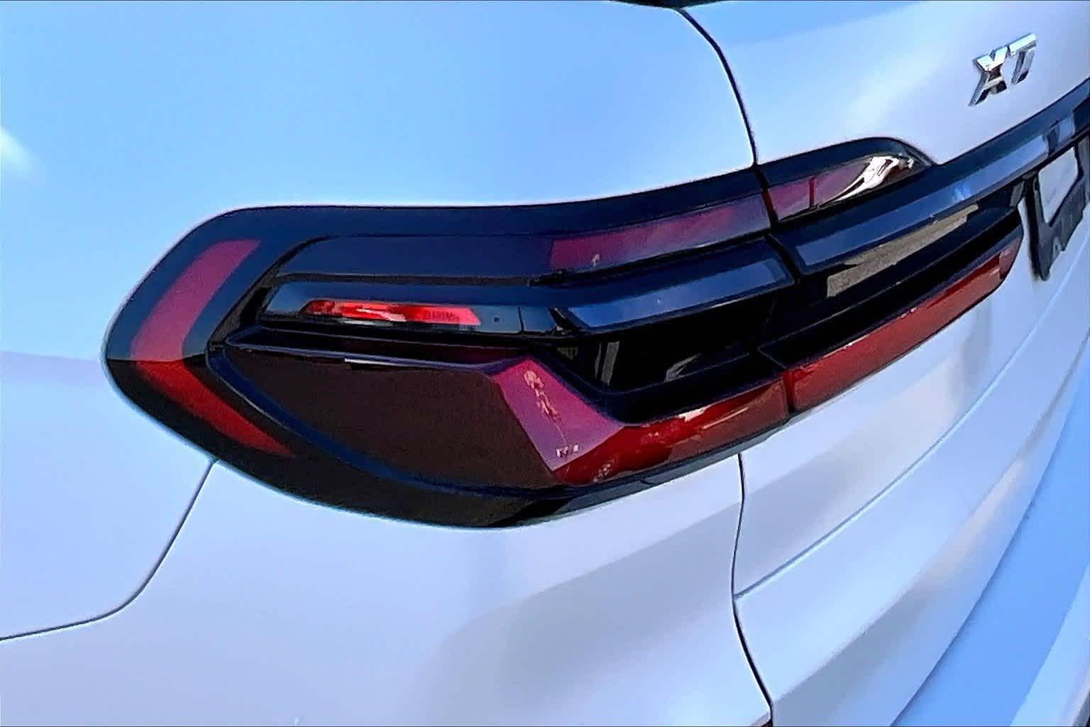 2025 BMW X7 M60i