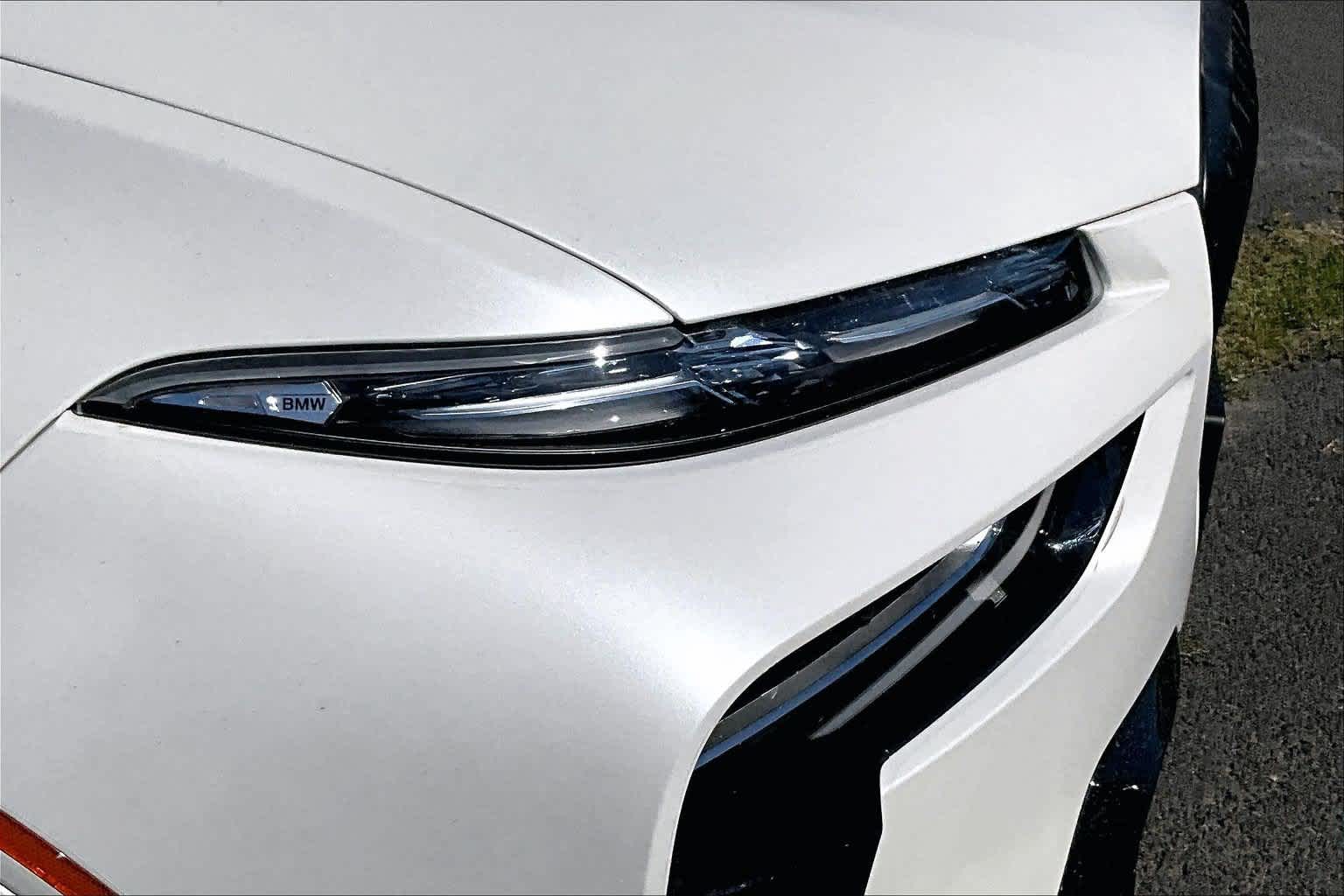 2025 BMW X7 M60i