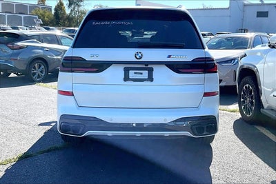 2025 BMW X7 M60i