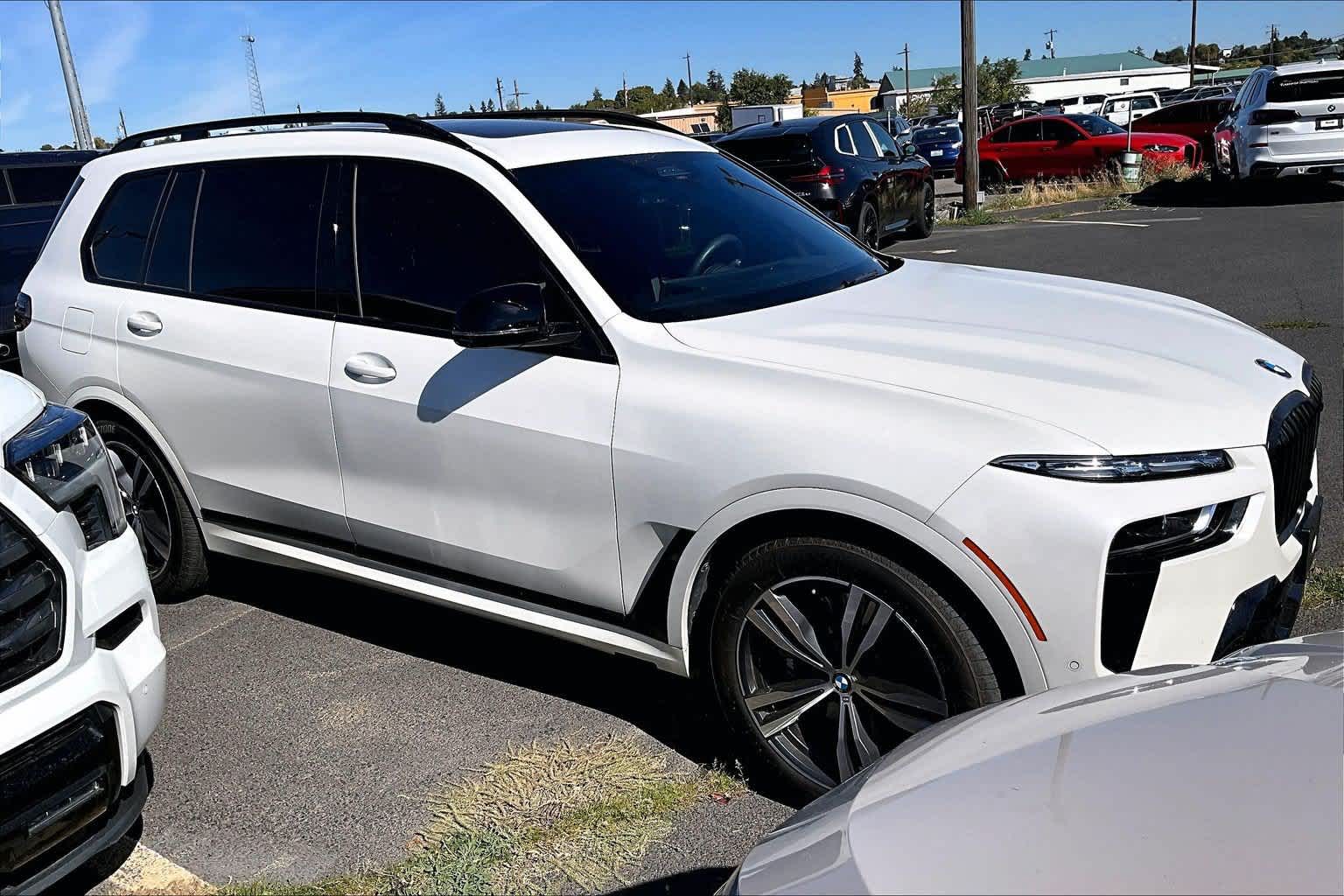 2025 BMW X7 M60i