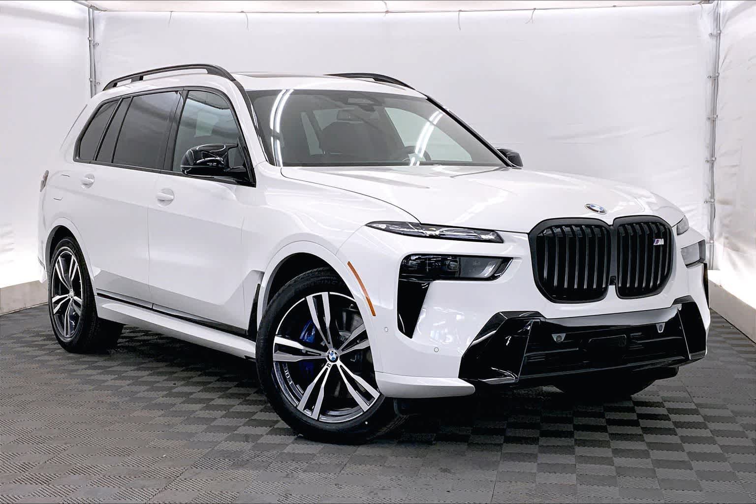 2024 BMW X7 M60i