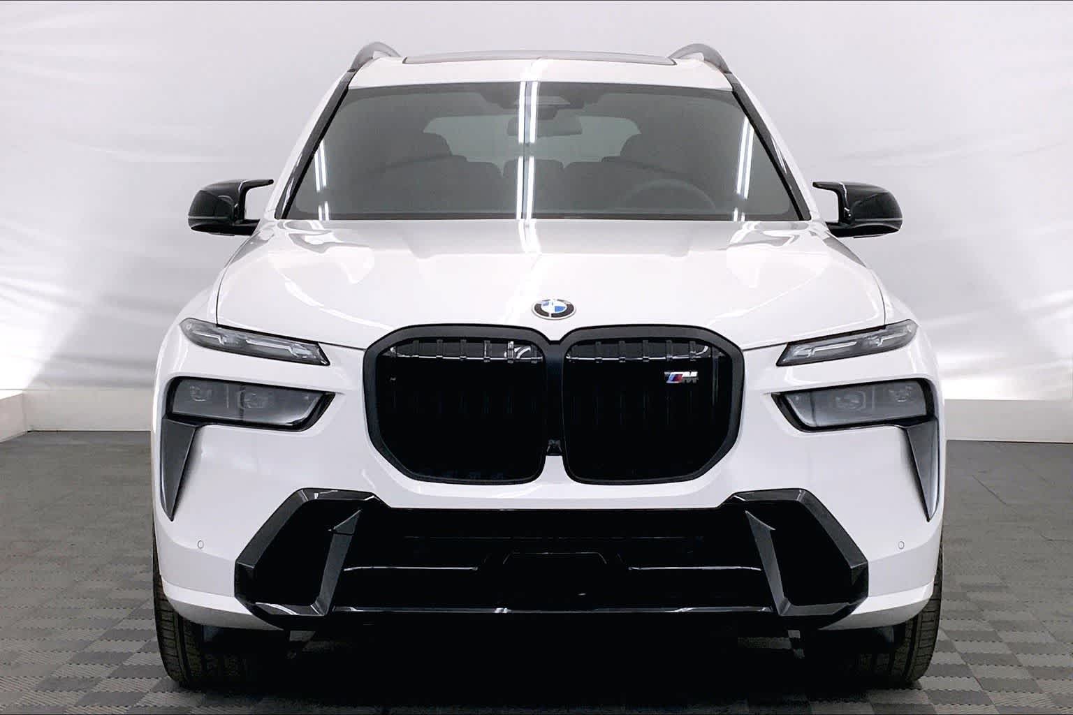 2024 BMW X7 M60i