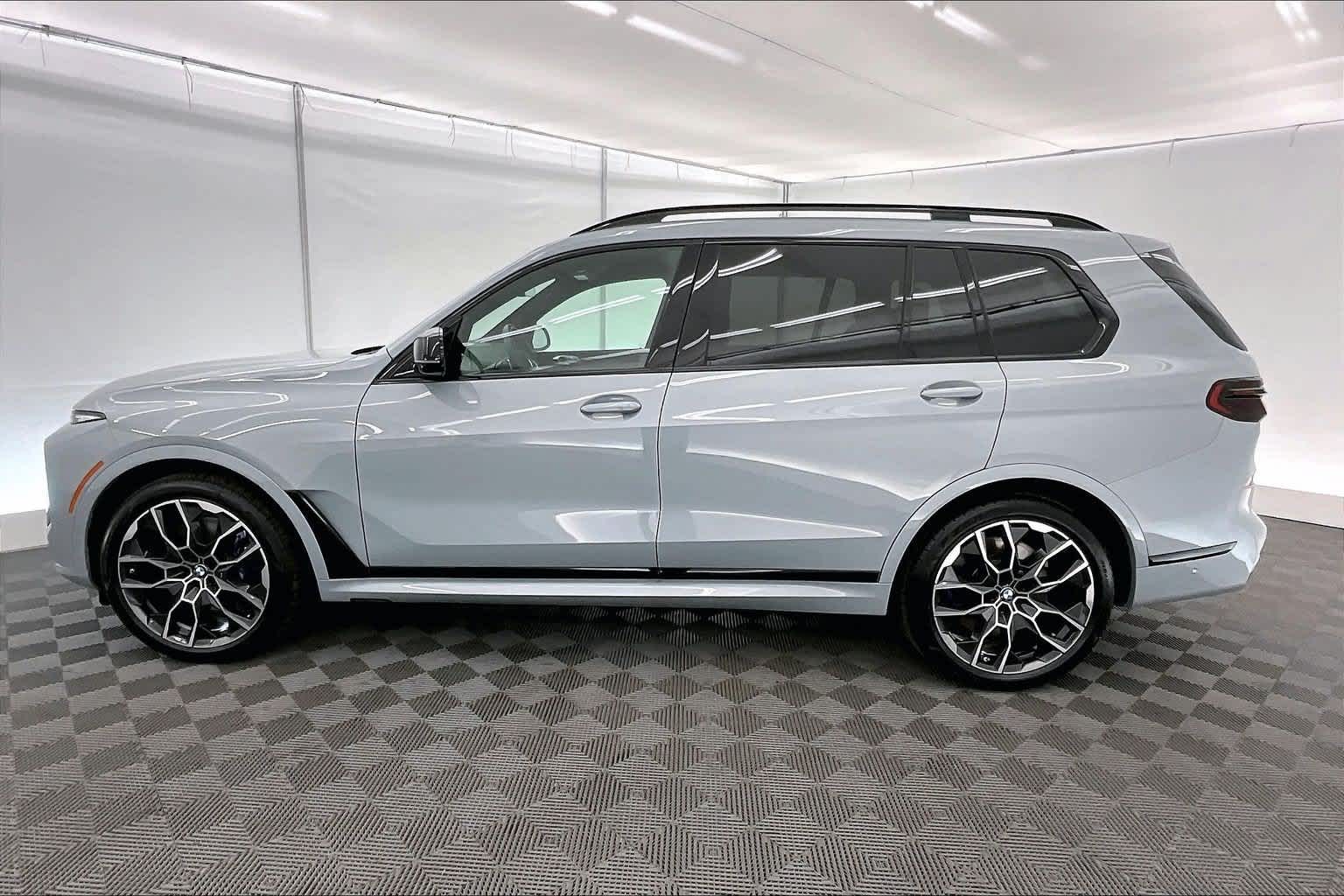 2026 BMW X7 M60i