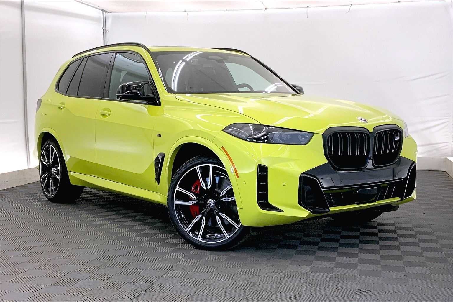 2025 BMW X5 M60i