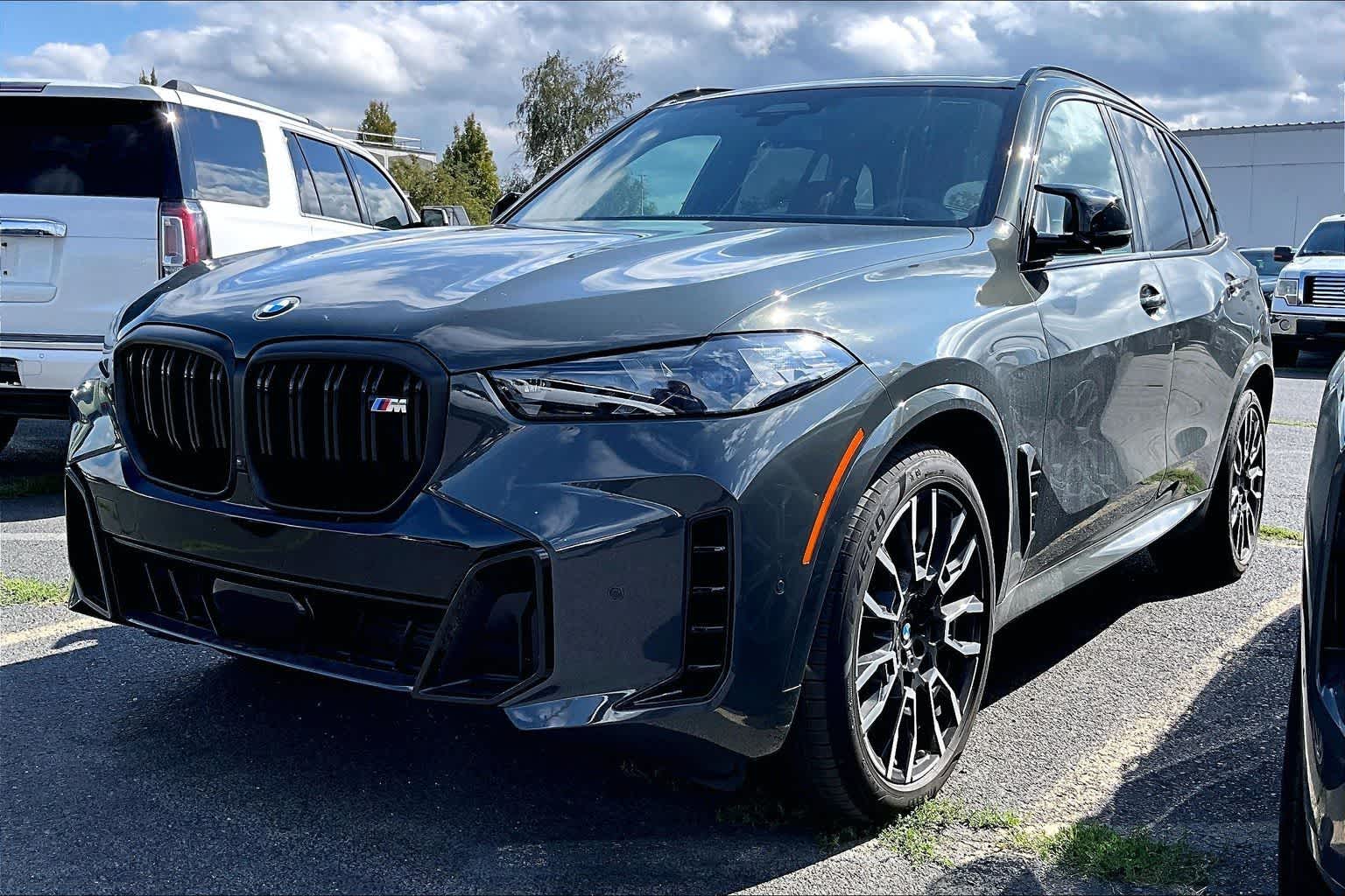 2025 BMW X5 M60i
