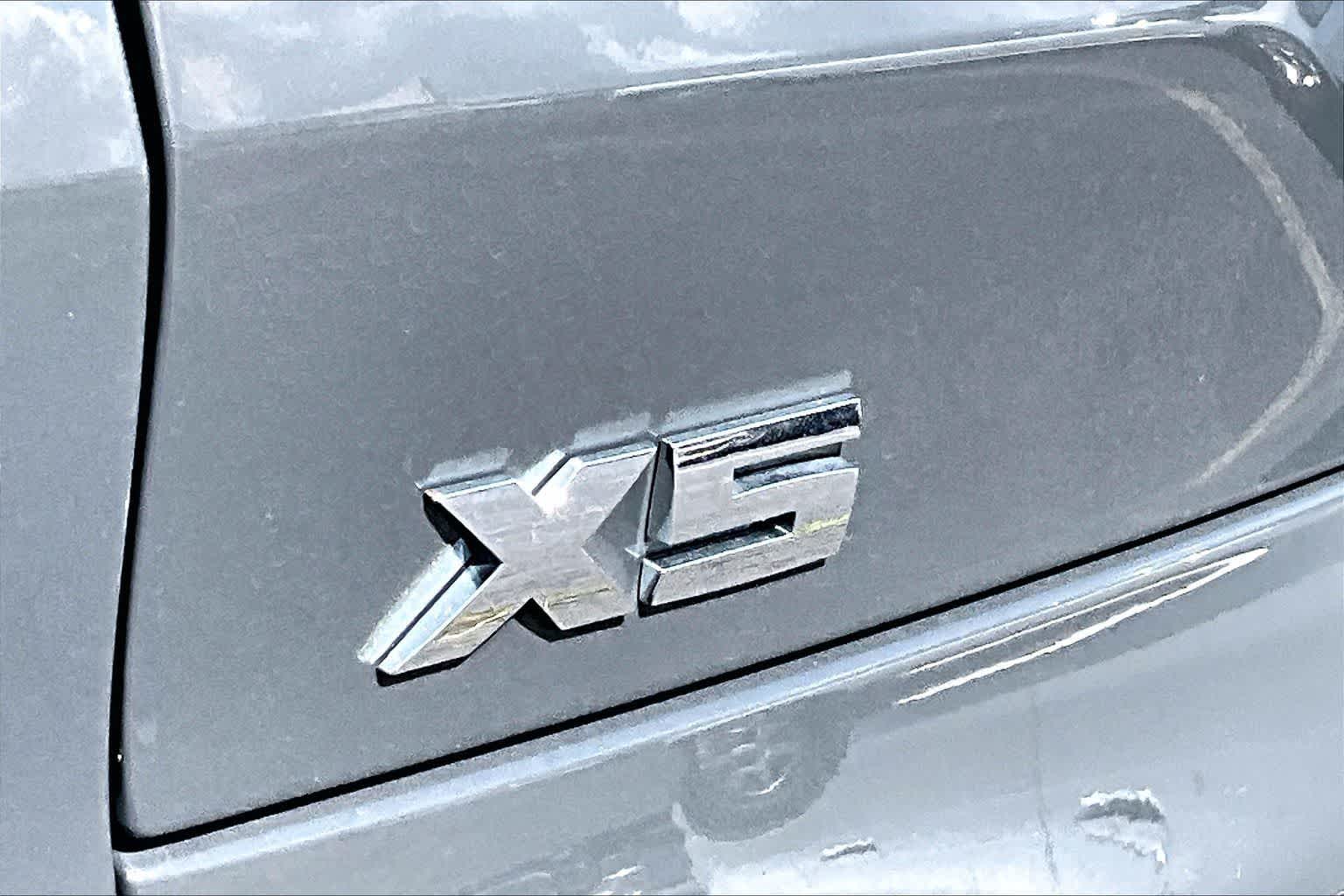 2025 BMW X5 M60i