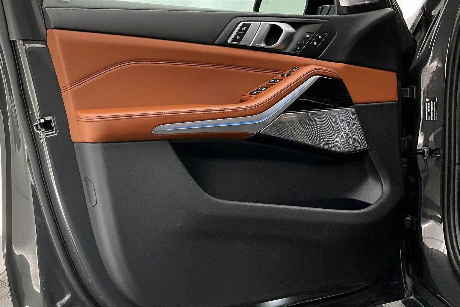 2025 BMW X5 M60i