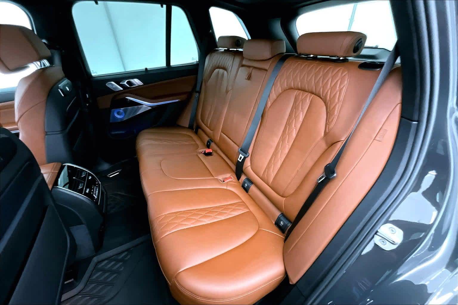 2025 BMW X5 M60i