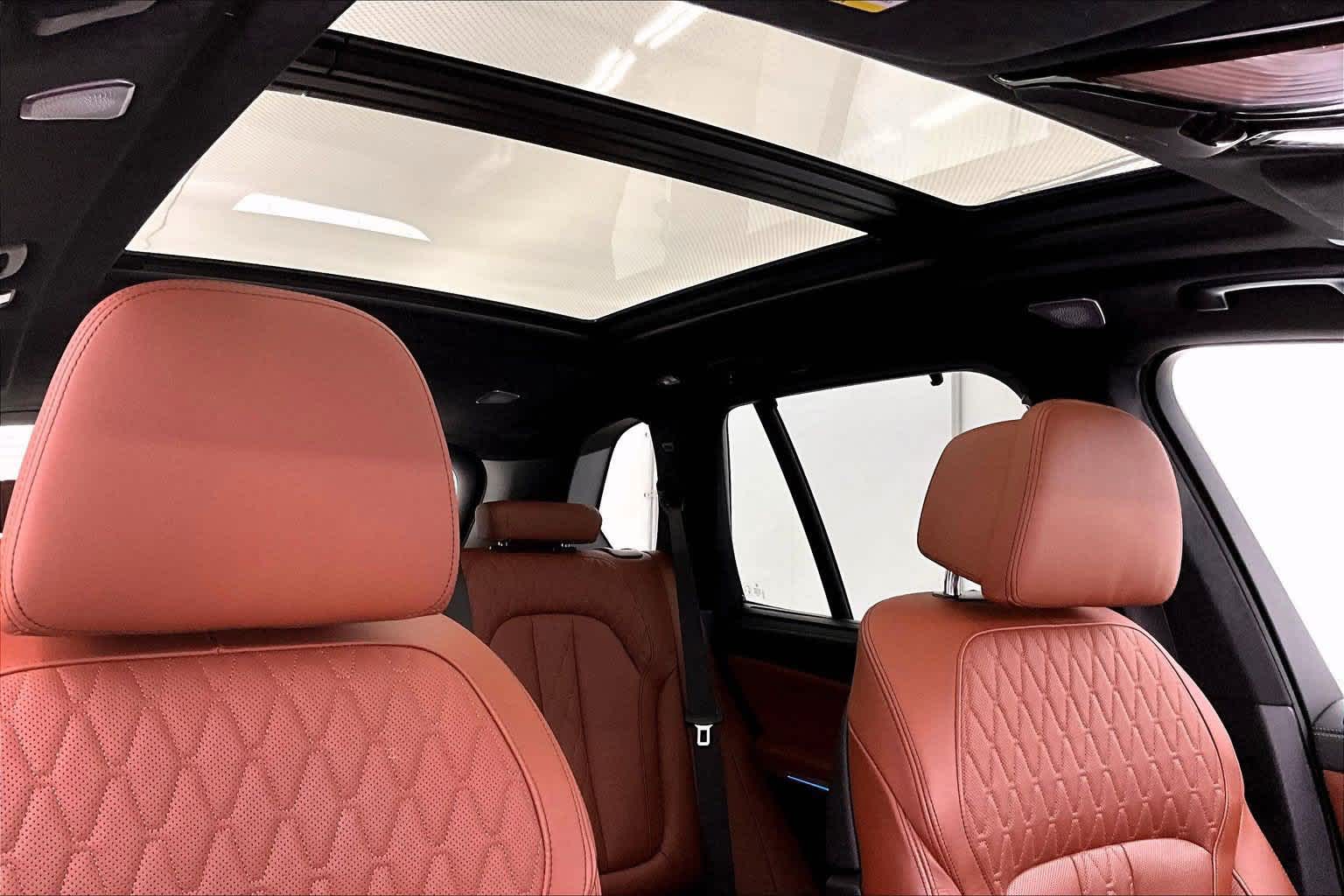 2025 BMW X5 M60i