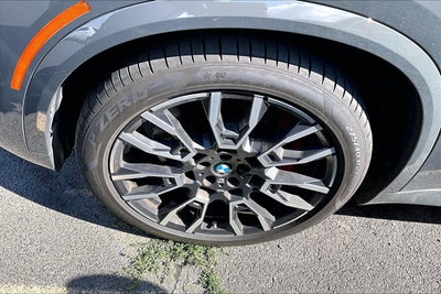 2025 BMW X5 M60i