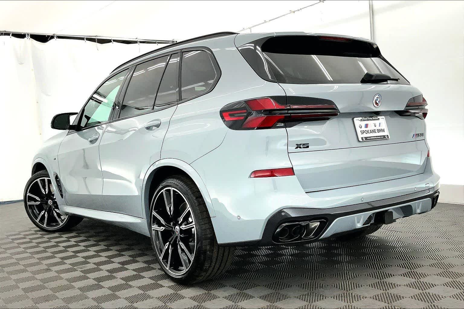 2026 BMW X5 M60i