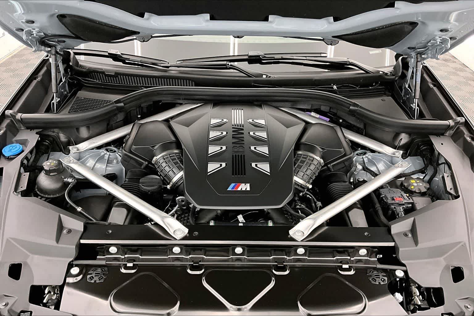 2026 BMW X5 M60i