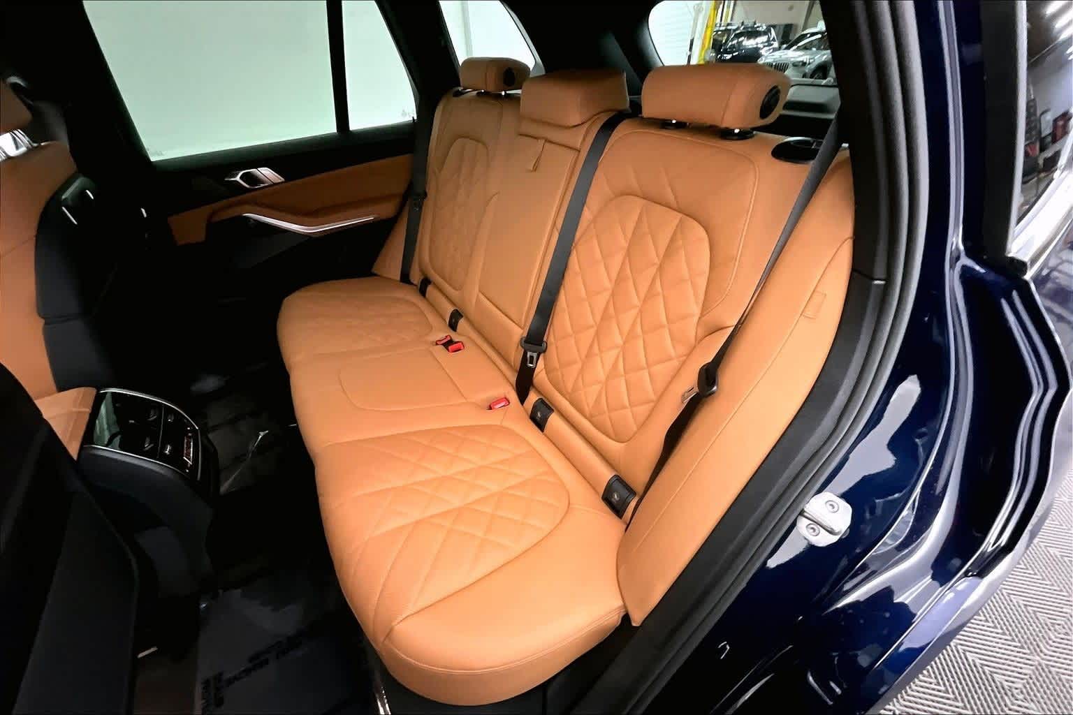 2026 BMW X5 M60i M60i