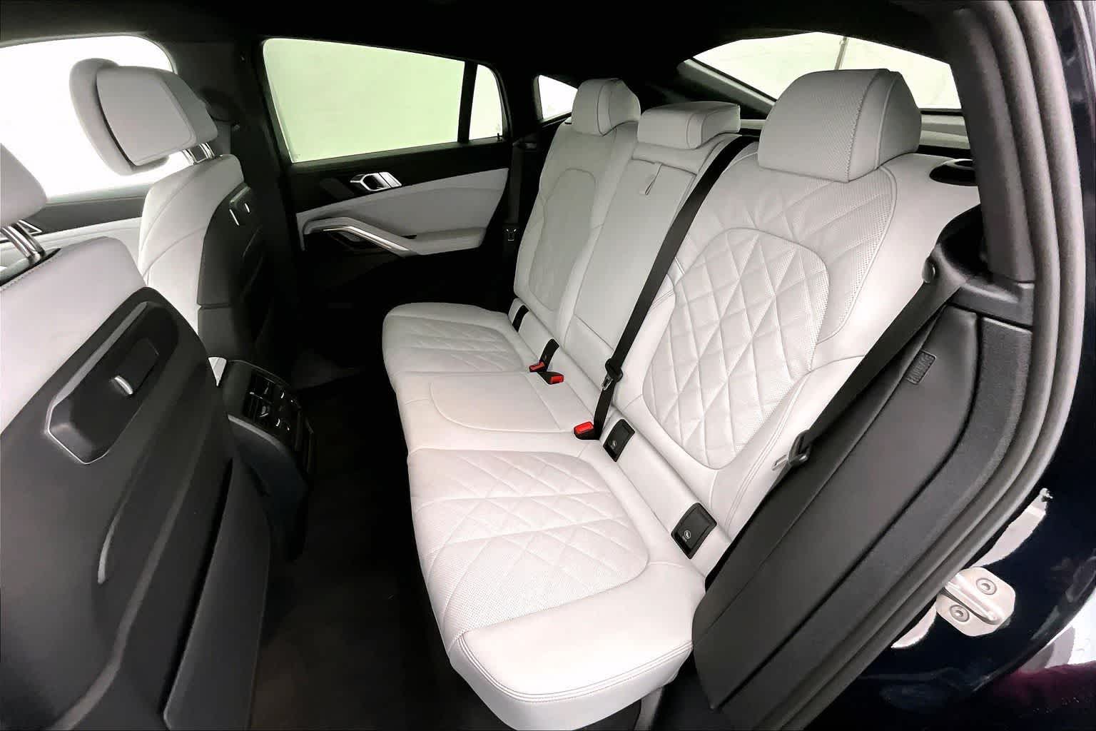2026 BMW X6 xDrive40i