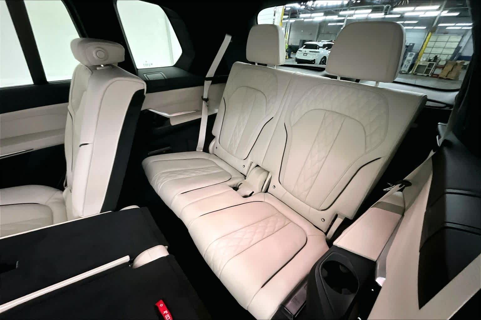 2026 BMW X7 ALPINA XB7