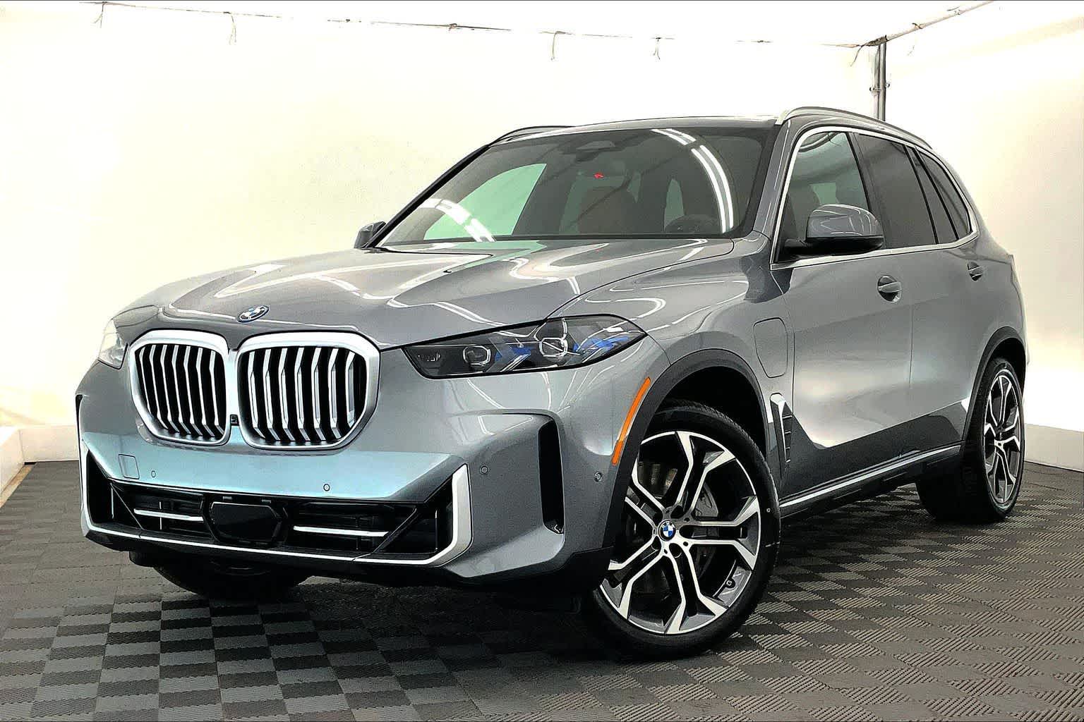2026 BMW X5 xDrive50e's photo