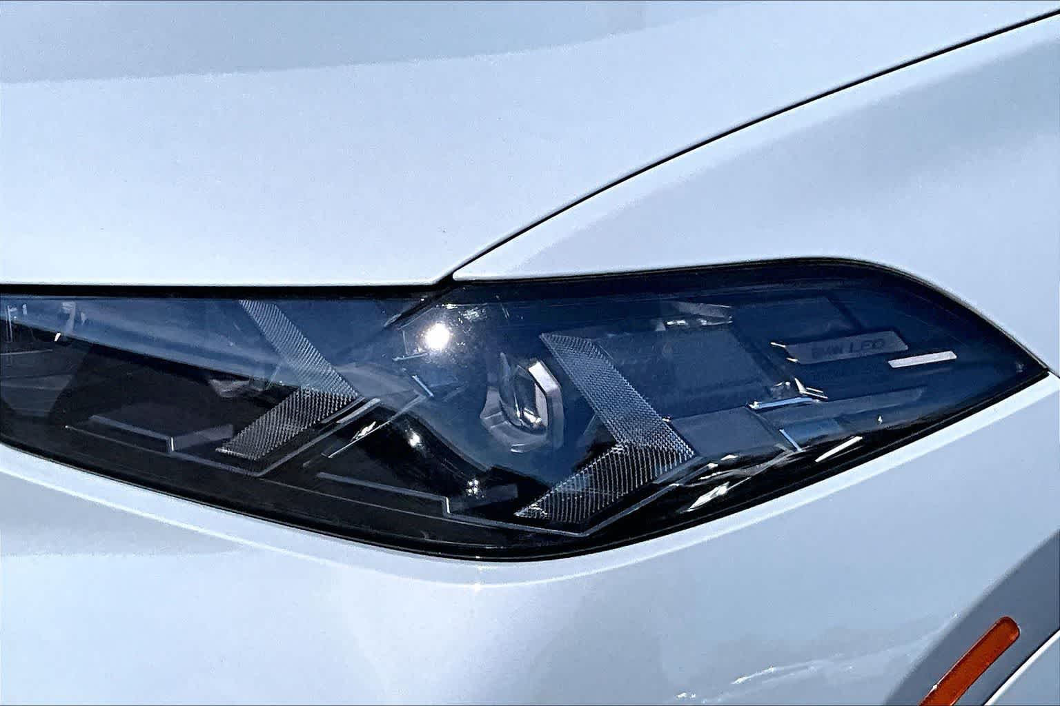2025 BMW X6 M60i