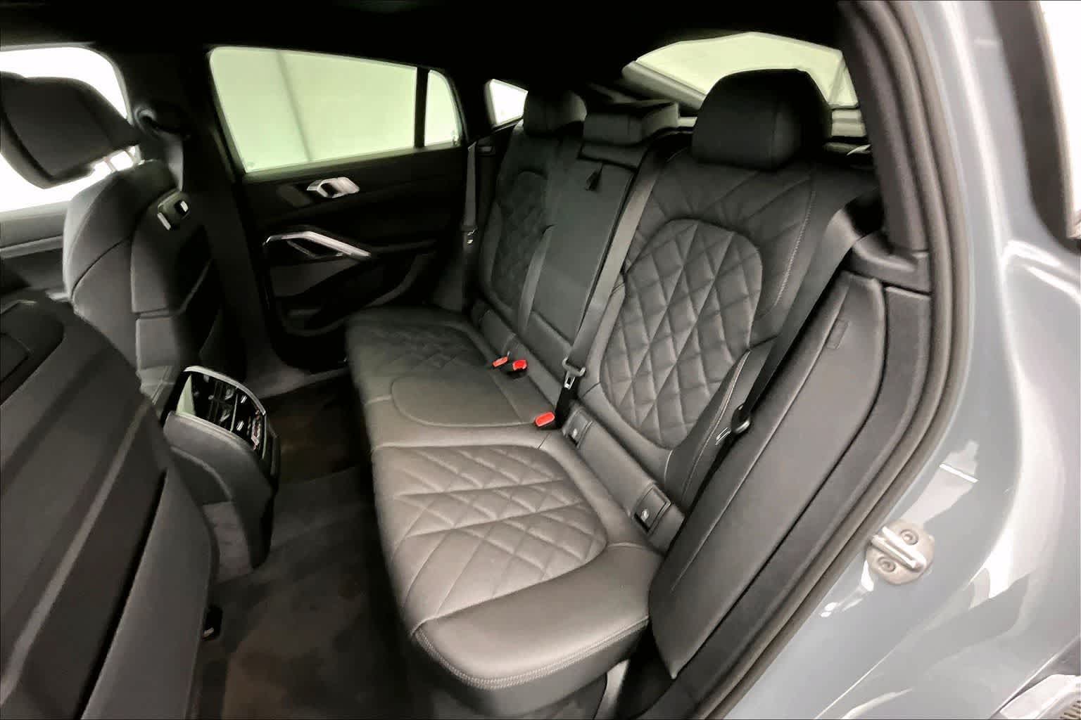 2027 BMW X6 M60i