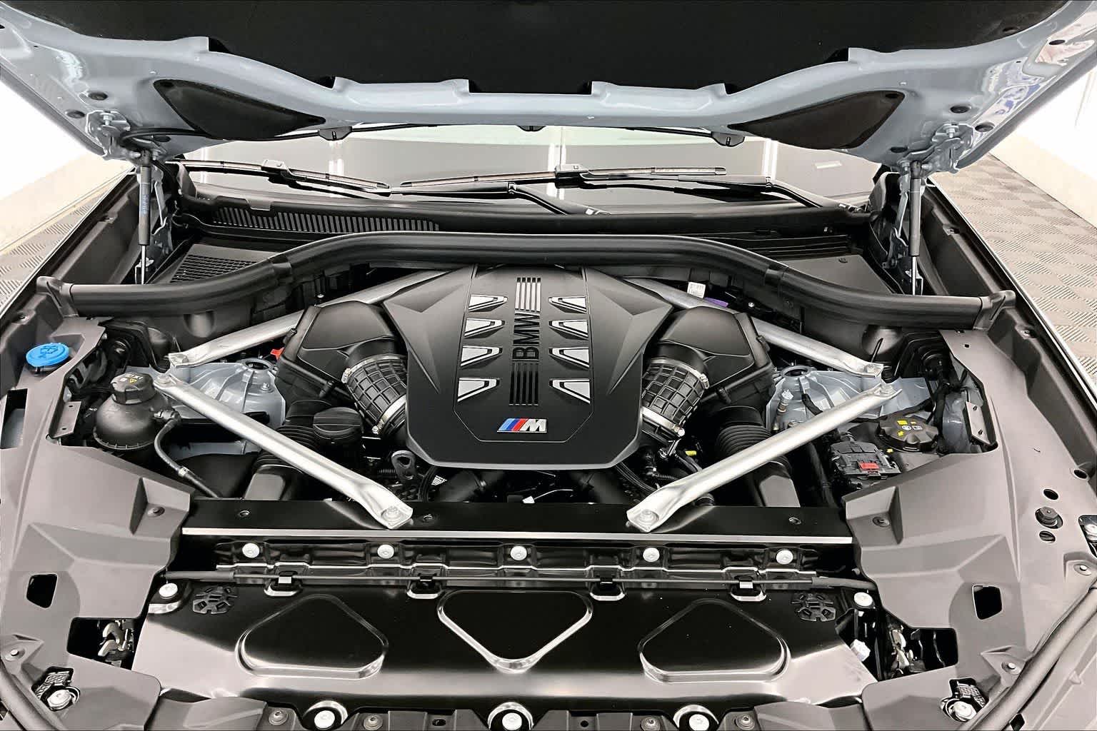 2027 BMW X6 M60i