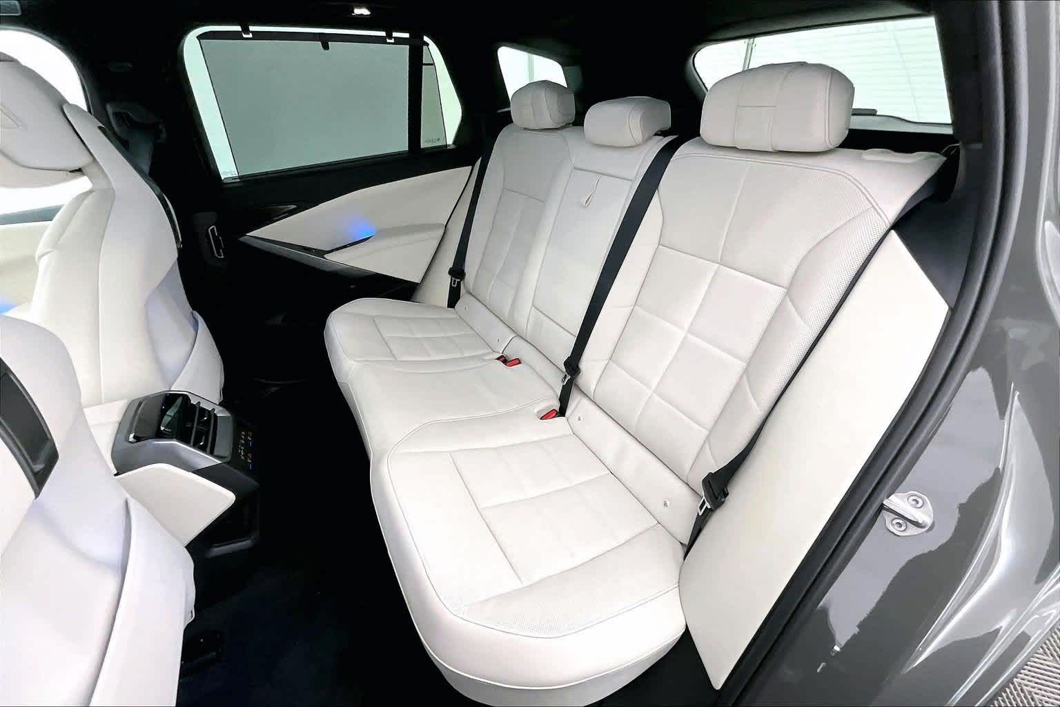 2027 BMW X5 40 xDrive