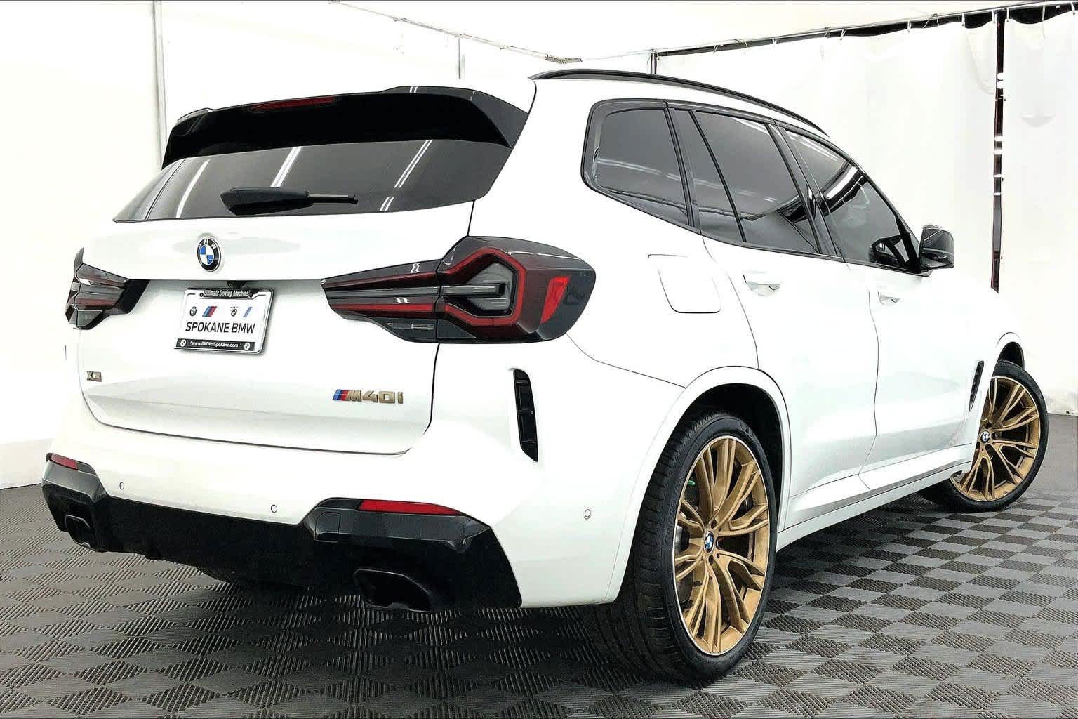 2023 BMW X3 M40i