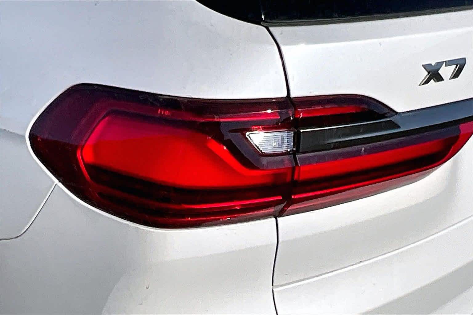 2021 BMW X7 M50i