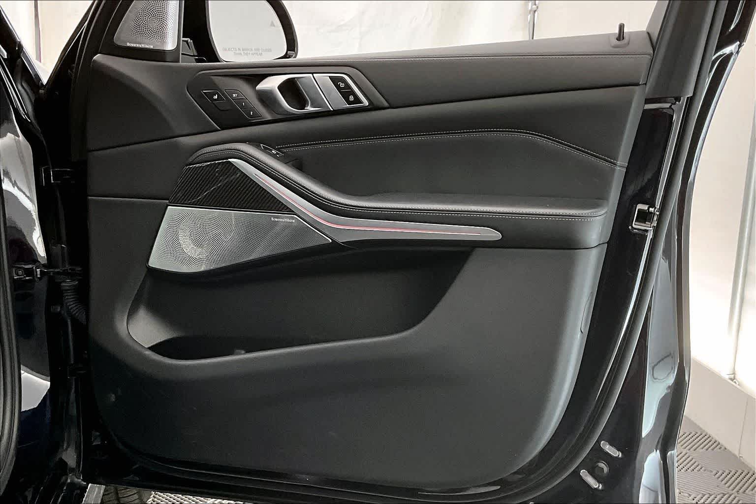 2023 BMW X5 M50i