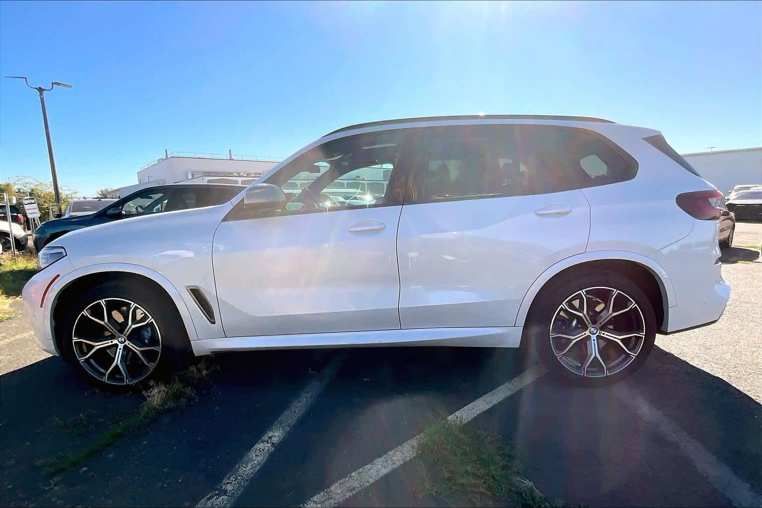 2022 BMW X5 M50i