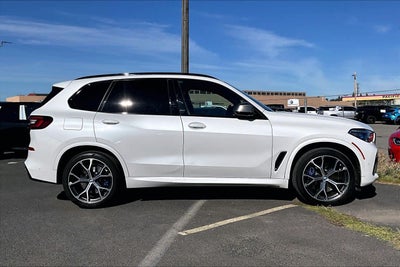 2022 BMW X5 M50i