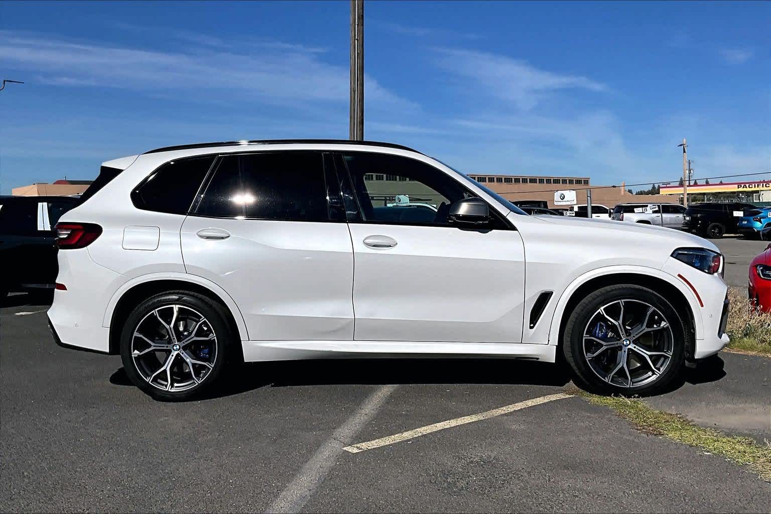 2022 BMW X5 M50i