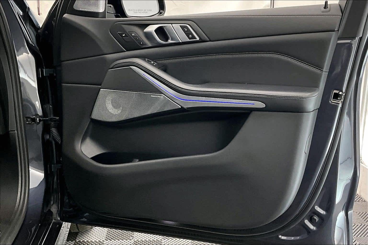 2020 BMW X5 M50i