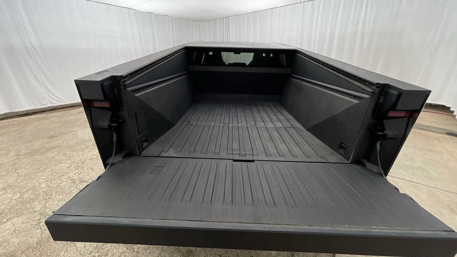 2024 Tesla Cybertruck AWD