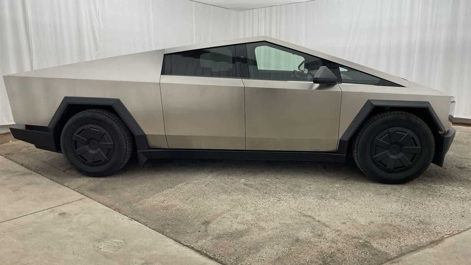 2024 Tesla Cybertruck AWD