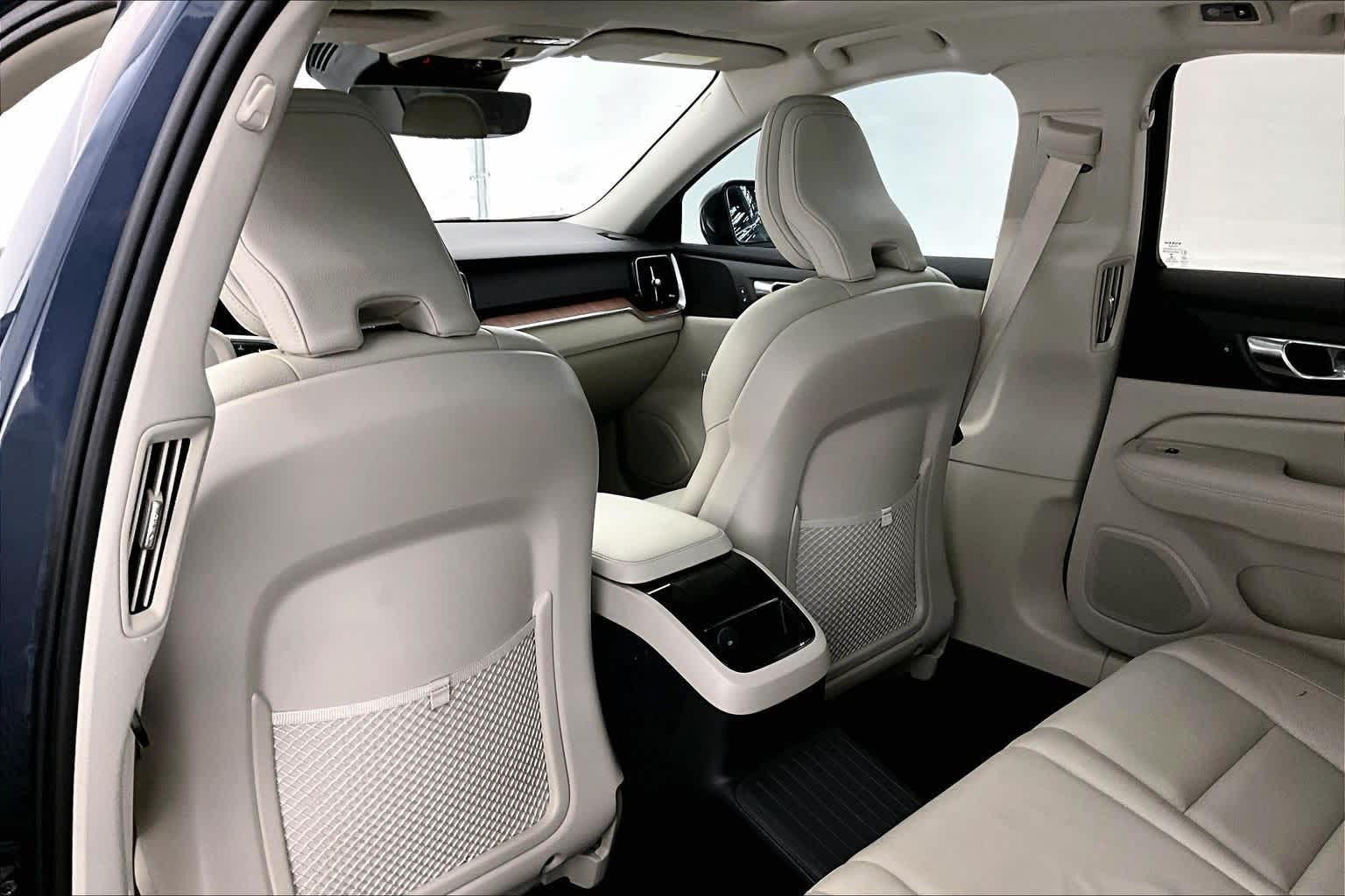 2022 Volvo S60 Recharge Plug-In Hybrid R-Design Expression