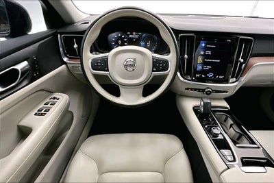 2022 Volvo S60 Recharge Plug-In Hybrid R-Design Expression