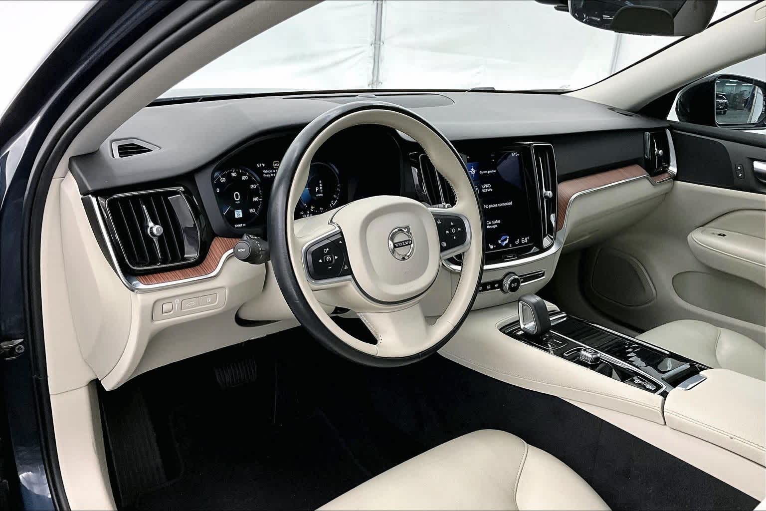 2022 Volvo S60 Recharge Plug-In Hybrid R-Design Expression