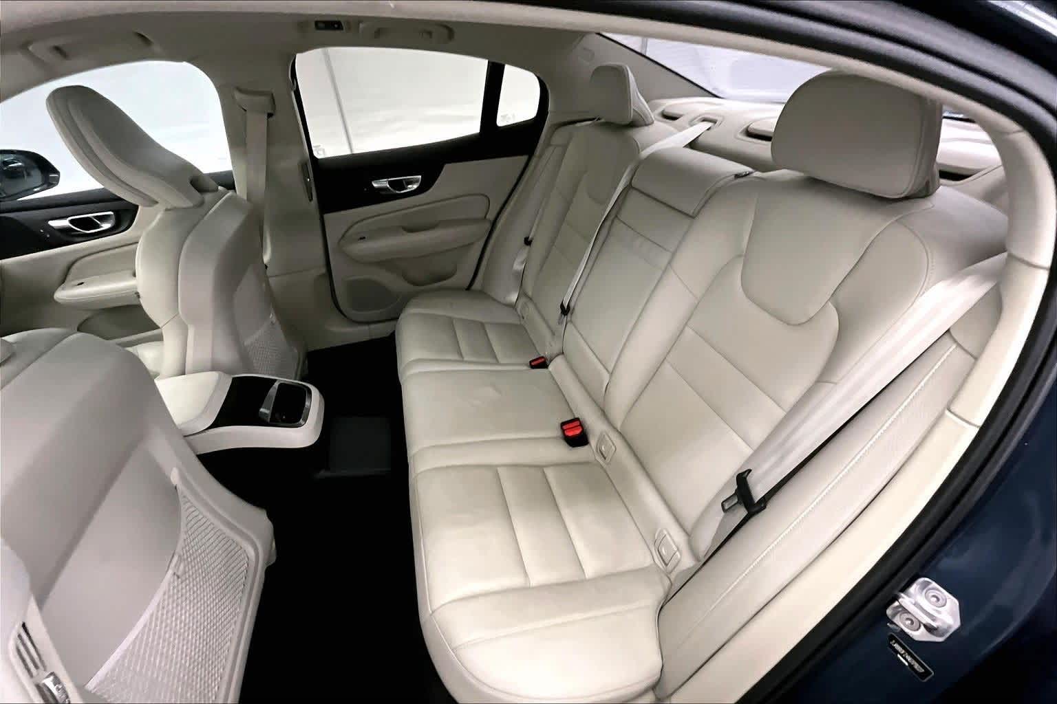 2022 Volvo S60 Recharge Plug-In Hybrid R-Design Expression