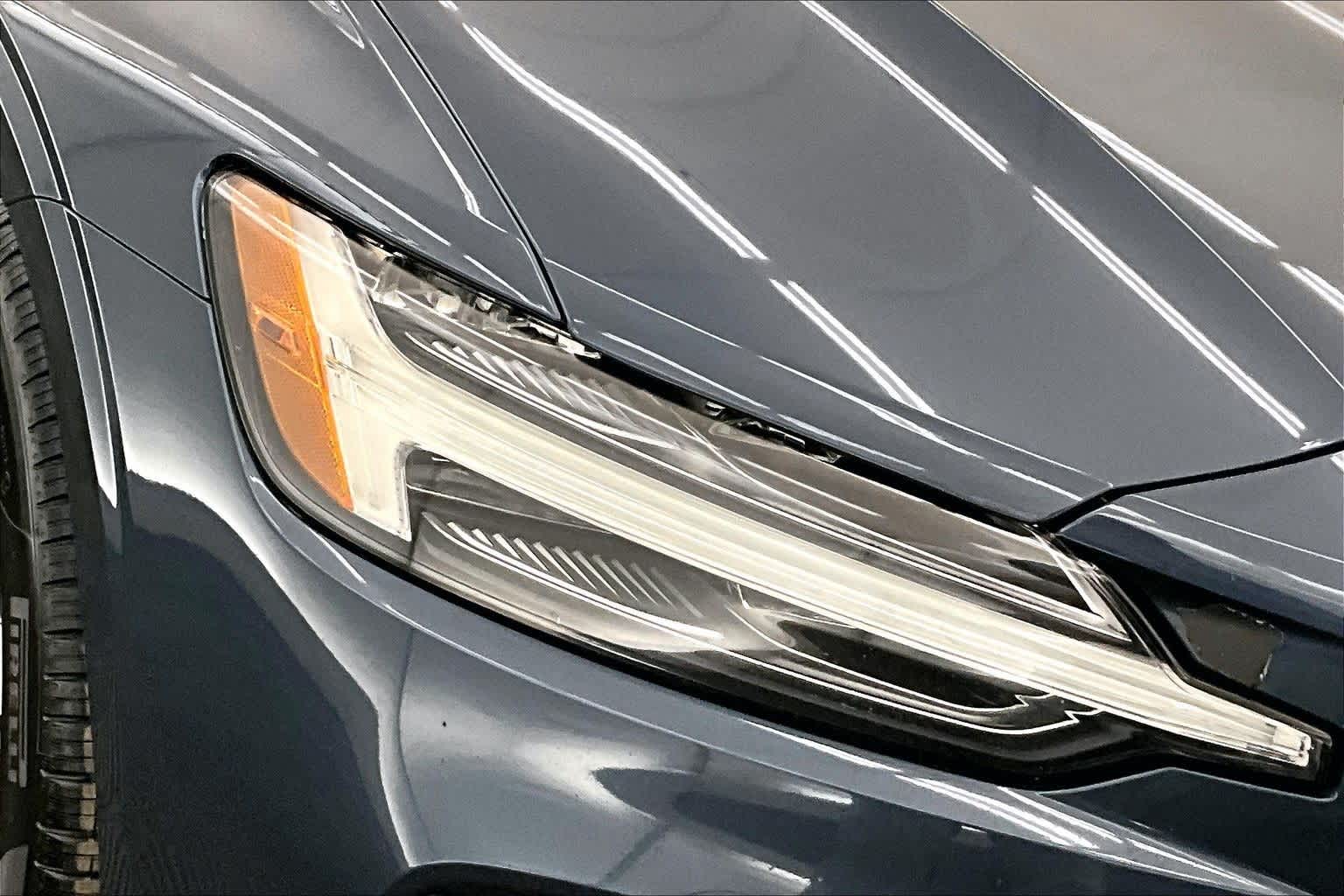 2022 Volvo S60 Recharge Plug-In Hybrid R-Design Expression