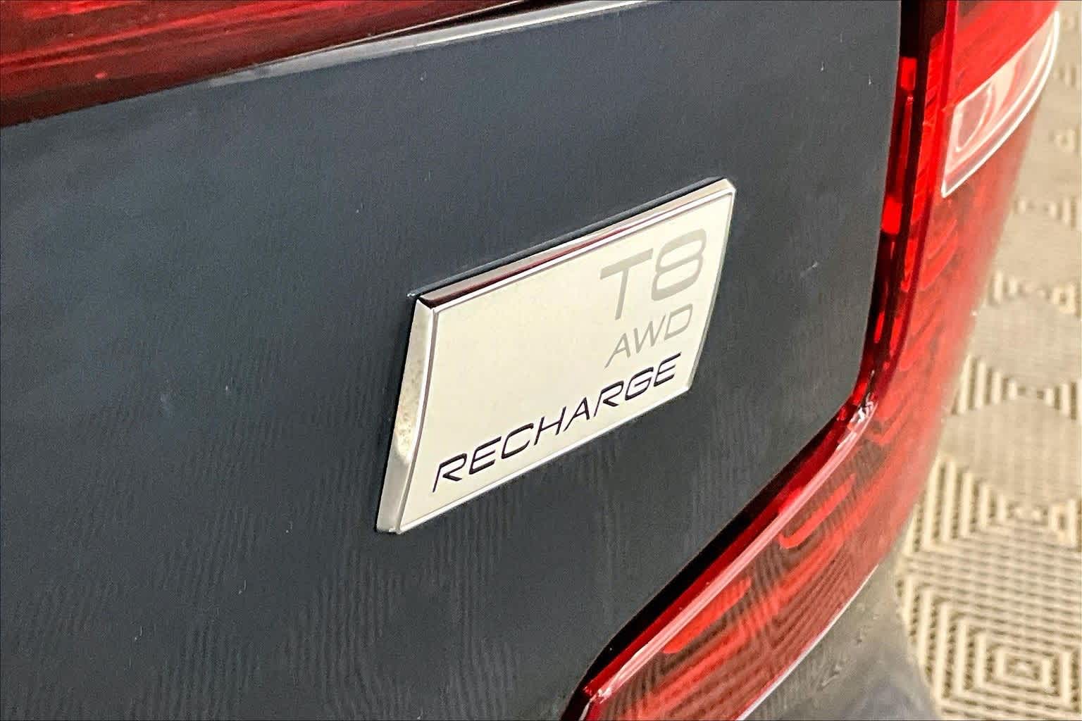 2022 Volvo S60 Recharge Plug-In Hybrid R-Design Expression