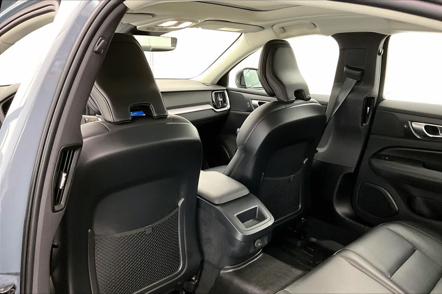 2024 Volvo S60 Core Dark Theme
