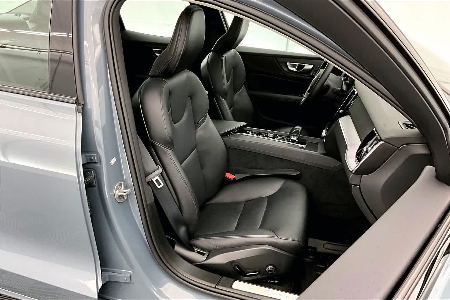2024 Volvo S60 Core Dark Theme