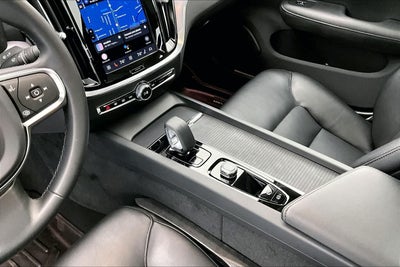 2024 Volvo S60 Core Dark Theme