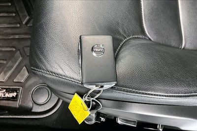2024 Volvo S60 Core Dark Theme