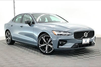 2024 Volvo S60 Core Dark Theme