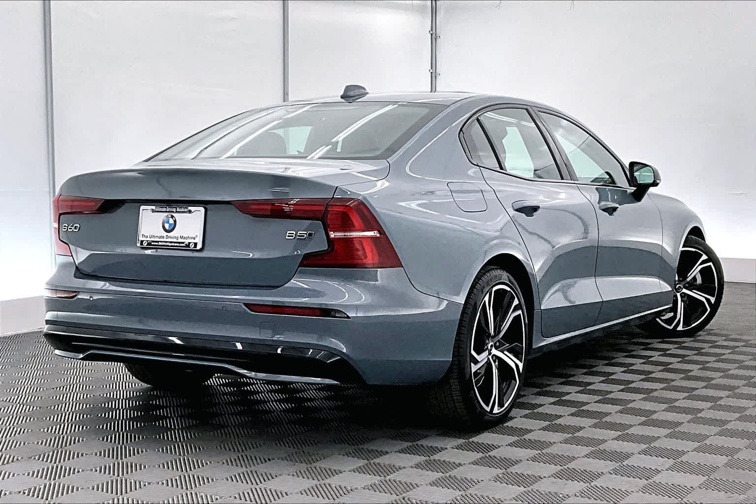 2024 Volvo S60 Core Dark Theme