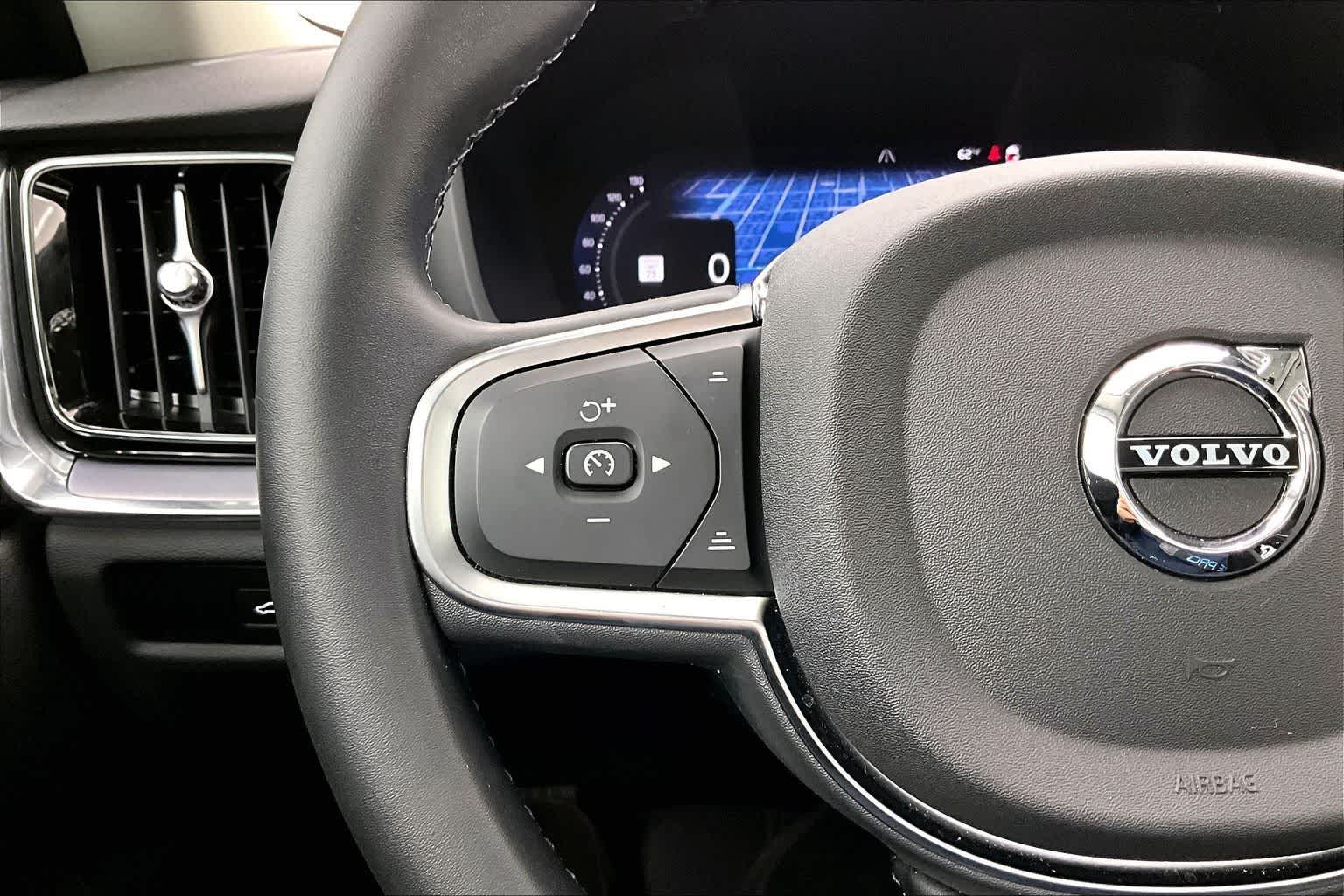 2024 Volvo S60 Core Dark Theme