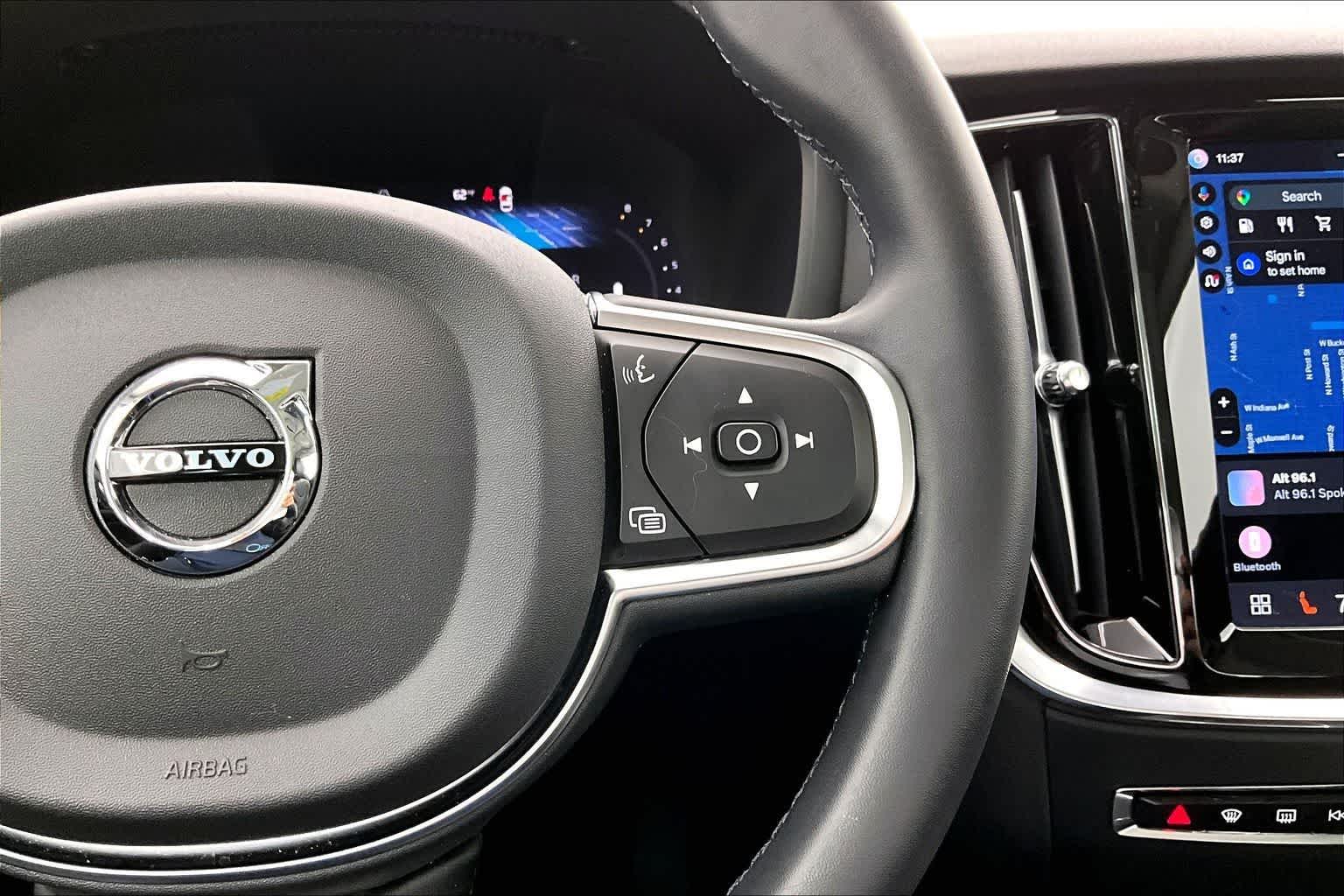 2024 Volvo S60 Core Dark Theme