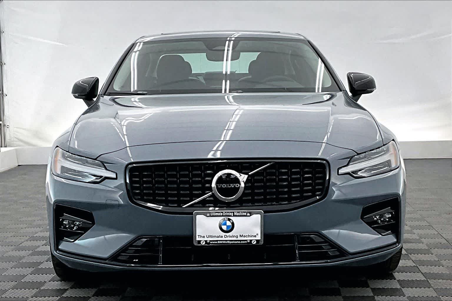 2024 Volvo S60 Core Dark Theme